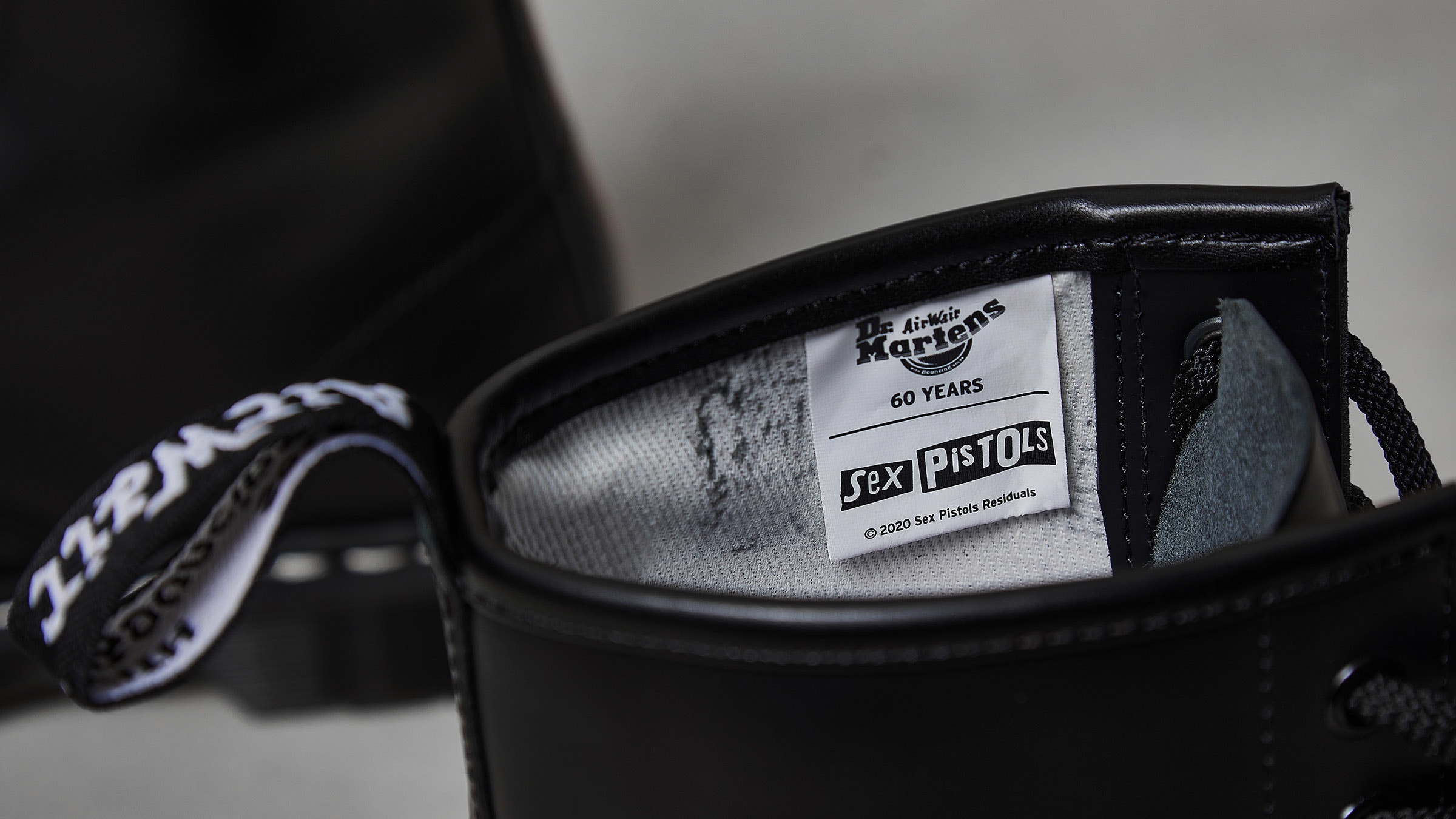 dr martens 1460 sex pistols