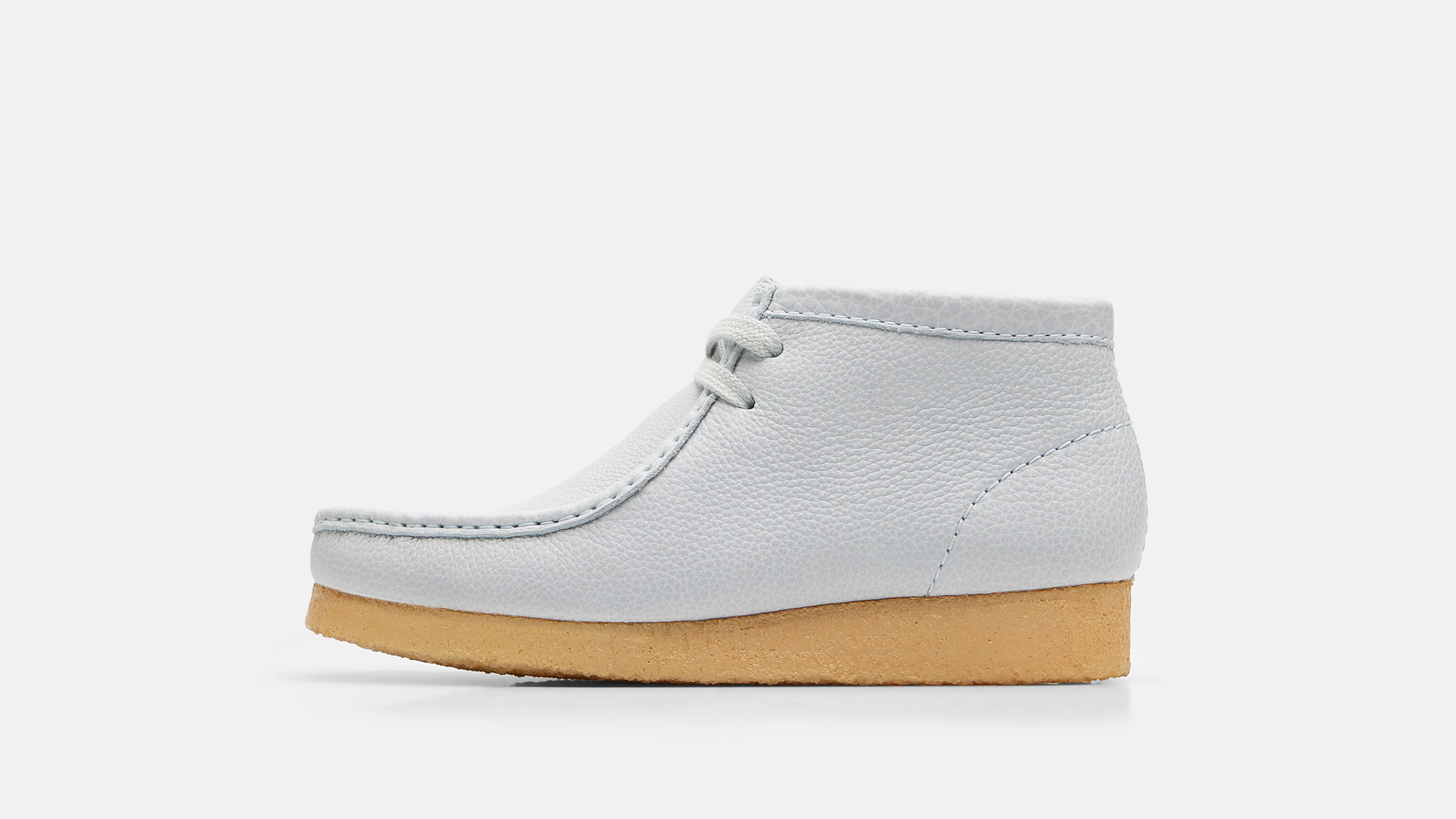 Clarks Originals x Sporty & Rich Wallabee Boot W (Light Blue Leather ...
