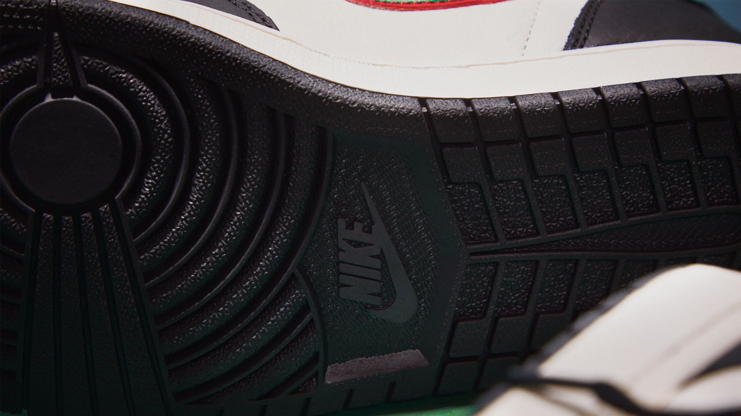 nike vision low mens trainers
