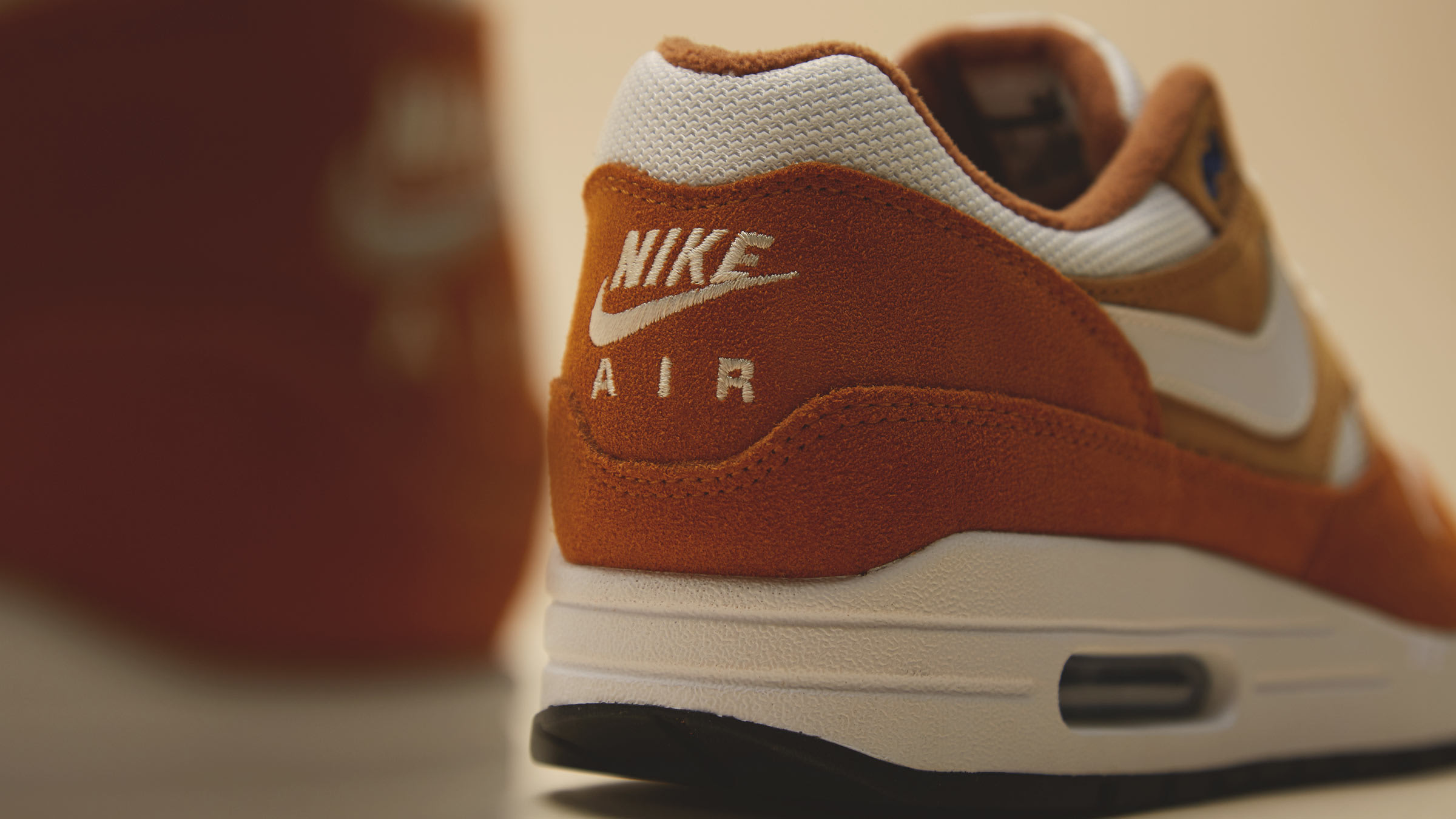 nike air max 1 retro curry