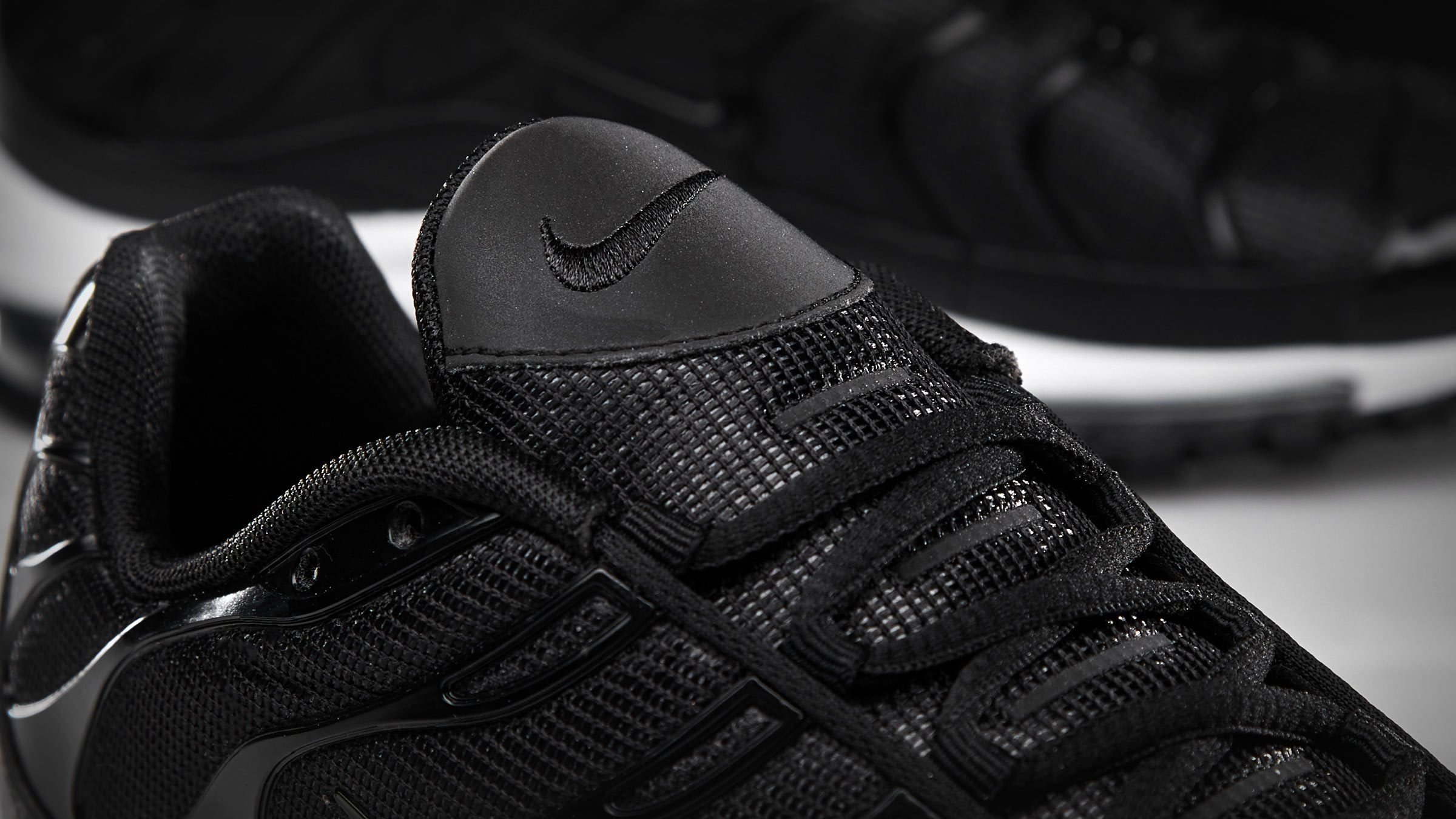 nike air max 97 plus black and white