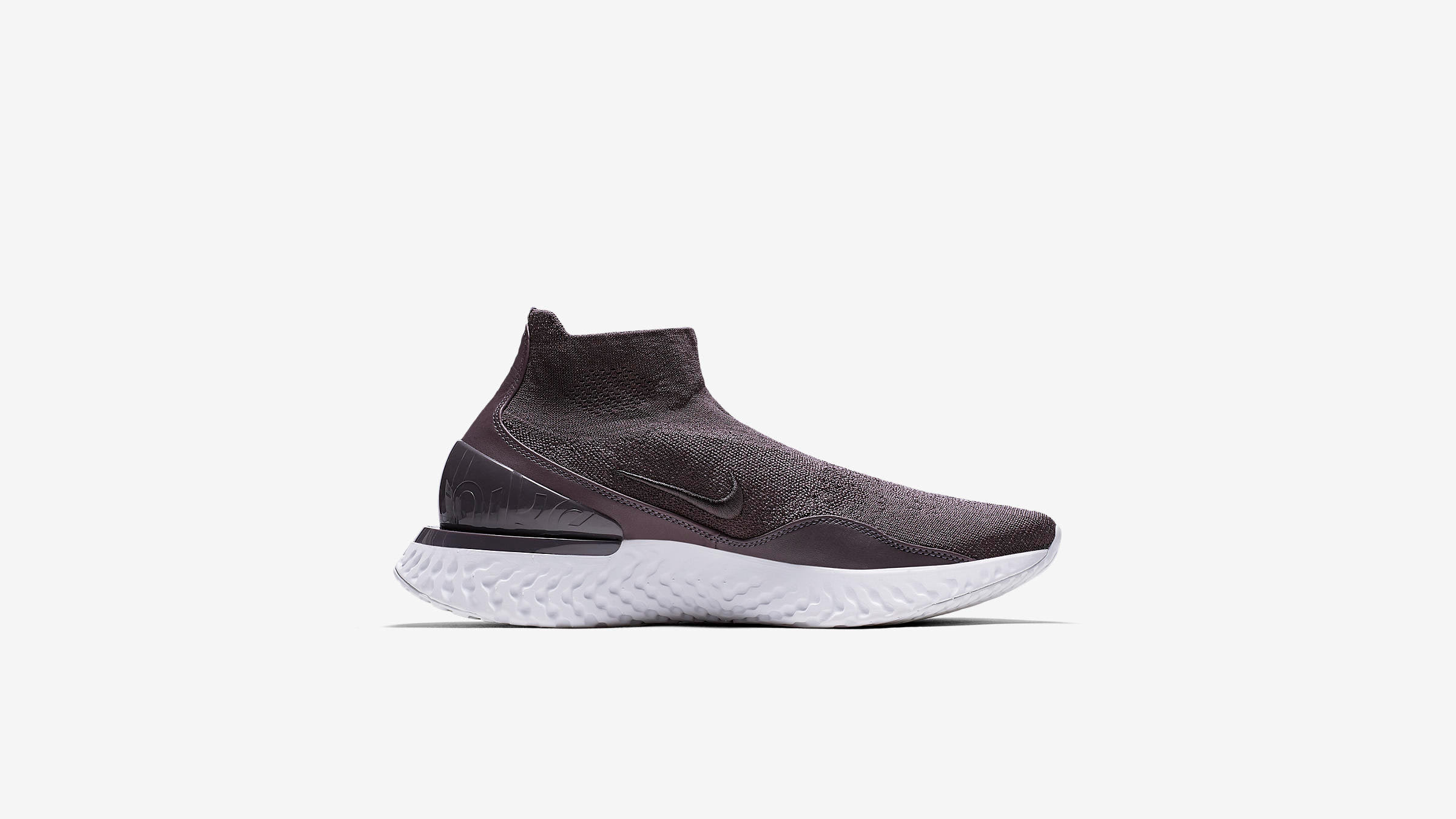 nike rise react flyknit running shoe