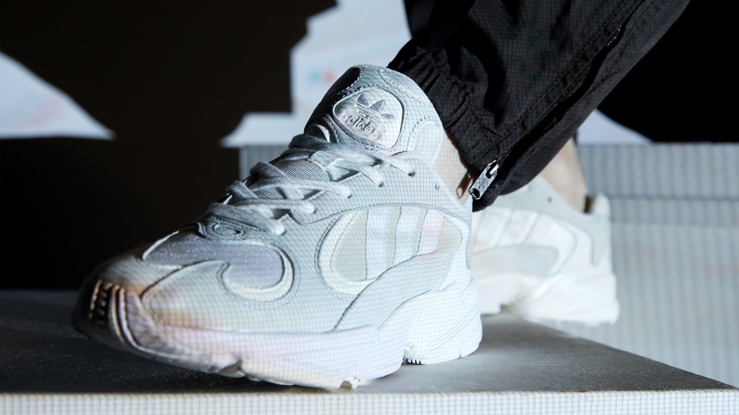 1 cloud отзывы. Adidas Yung-1 cloud White. Yung 1 in the Sky. Adidas BREAKNED белое облако чёрное ядро.