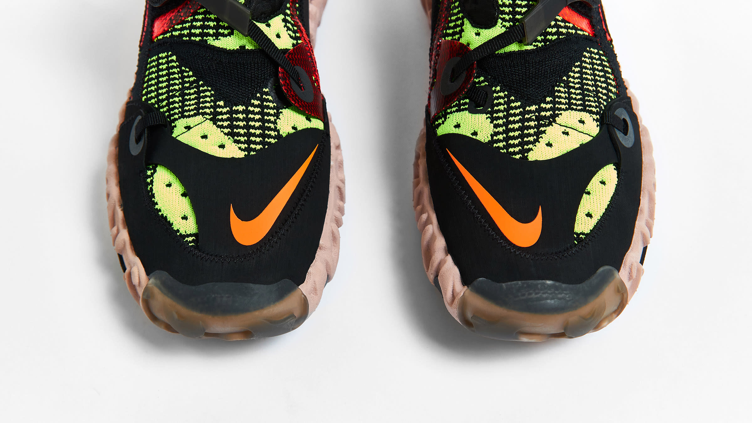 nike overreact flyknit ispa black crimson & volt