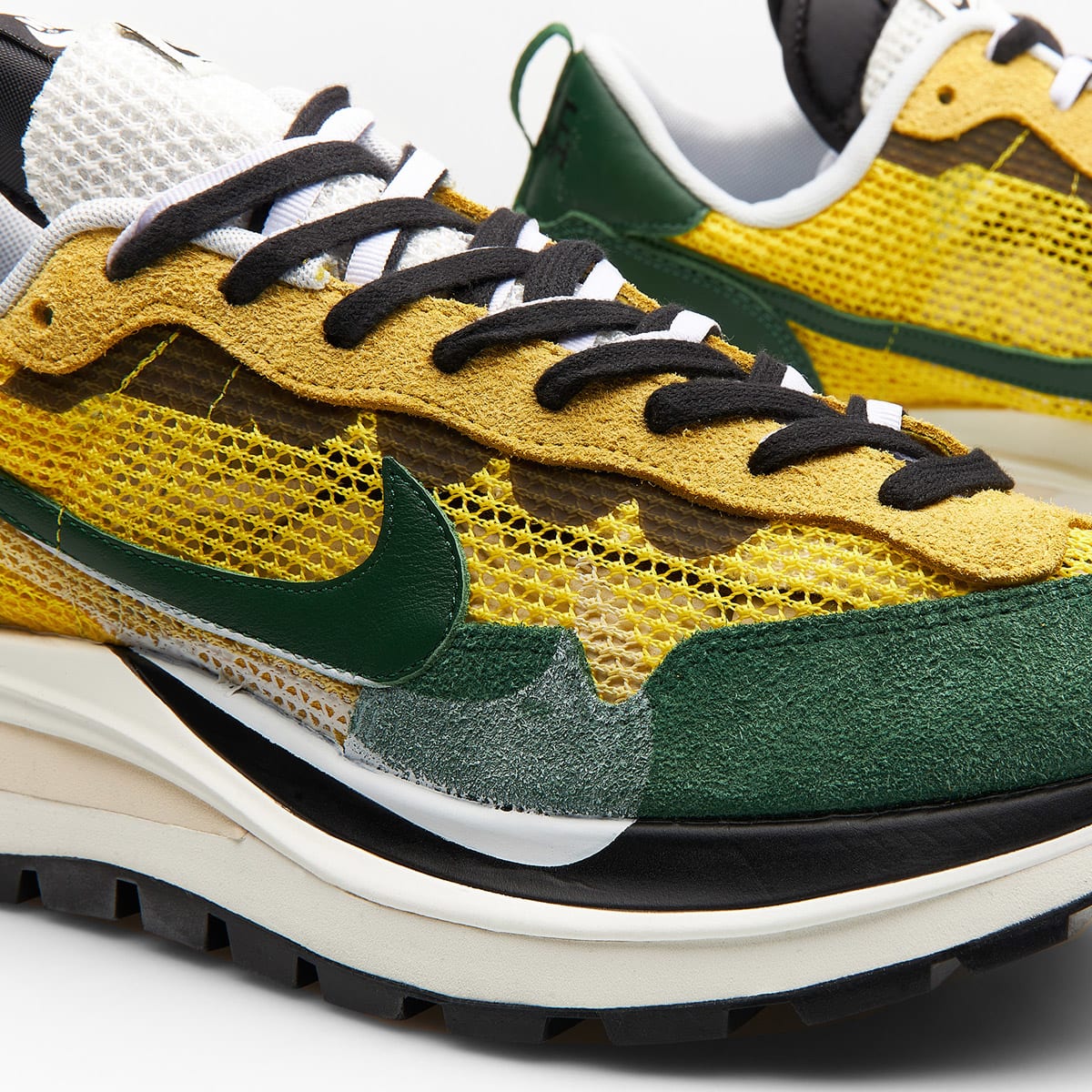 Nike x Sacai Vaporwaffle (Tour Yellow & Gorge Green) | END. Launches