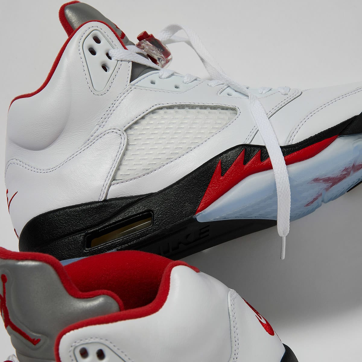 Air Jordan 5 Retro (True White & Fire Red)
