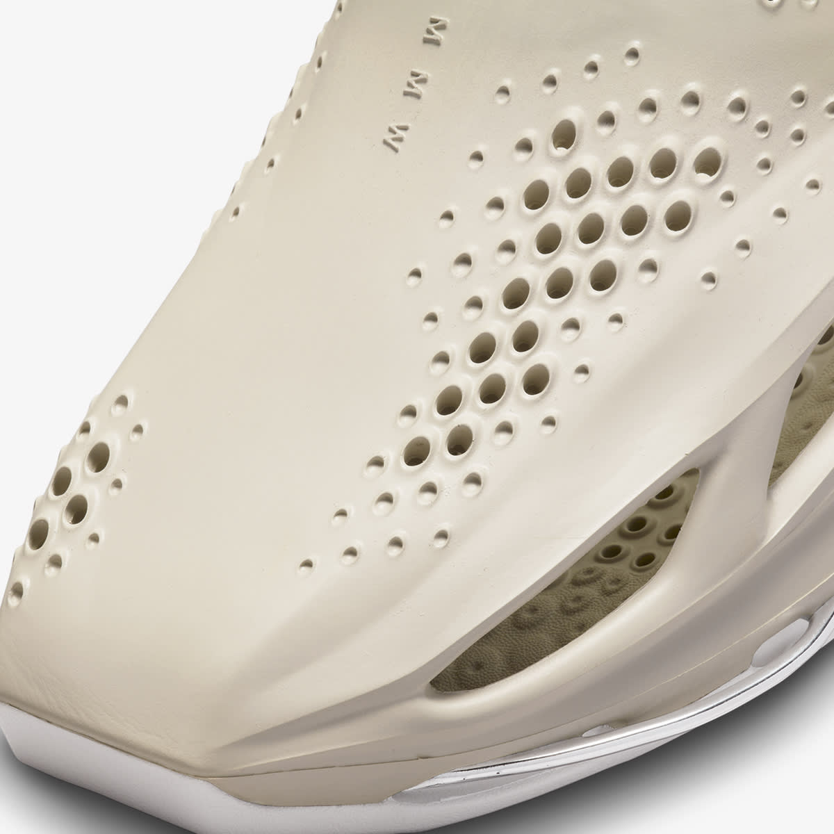 Nike x MMW 5 Slide (Light Bone & Chrome) | END. Launches