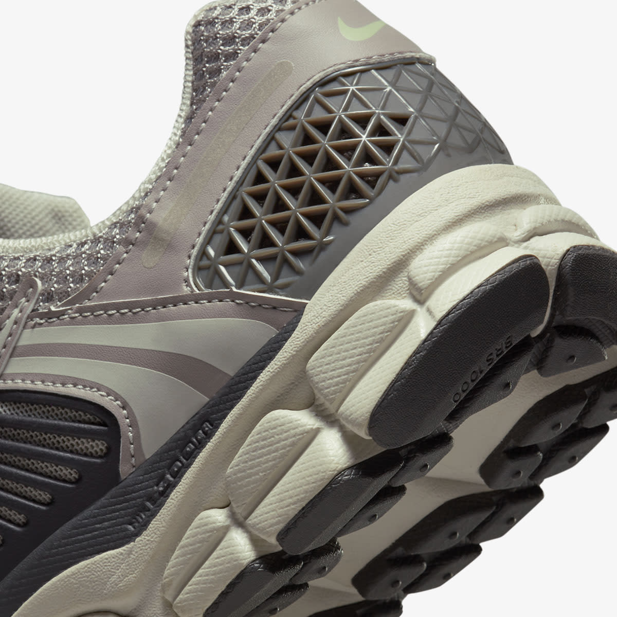 Nike Zoom Vomero 5 W (Cobbletstone & Light Bone) | END. Launches