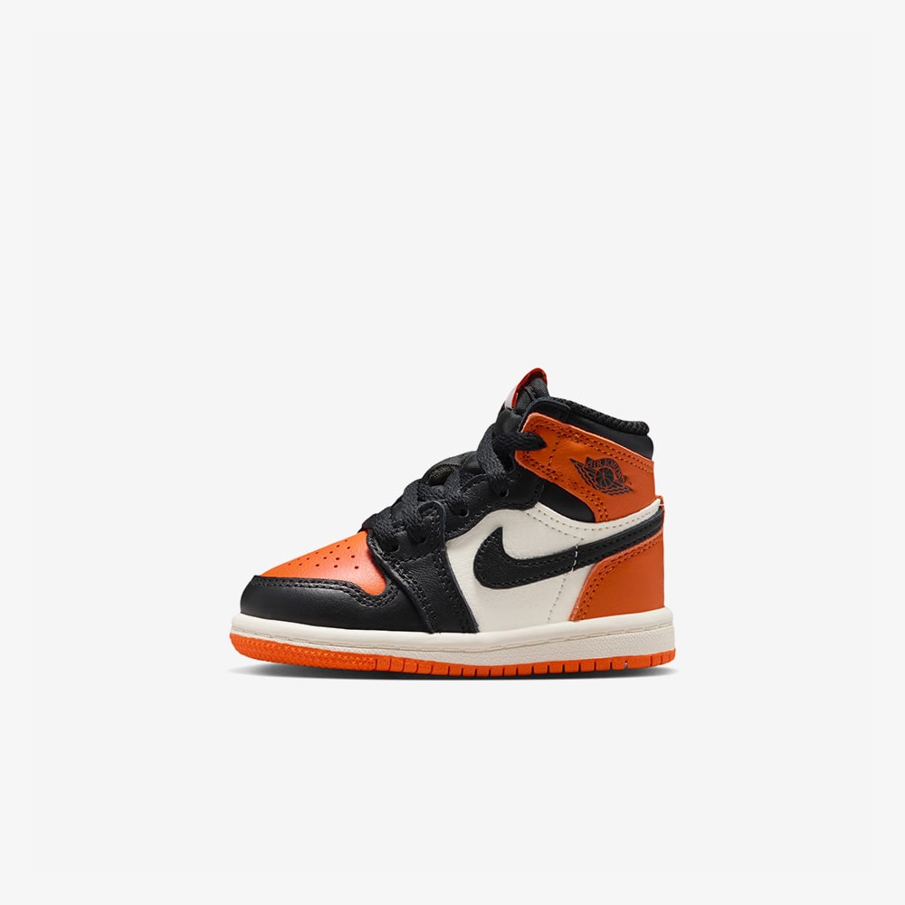 限定カラー！【NIKE】AIR JORDAN 1 RETRO HI OG RMSTD Air Jordan 1 Retro Hi Og Rmstd Sneaker (Black, Sail
