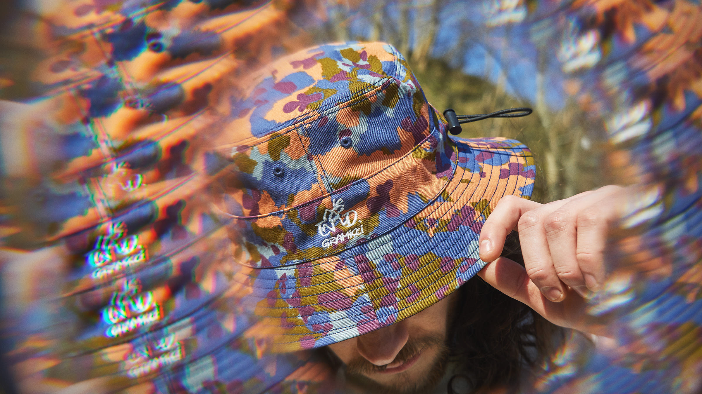 END. x Gramicci 'Kaleidoscope' Reversible Bucket Hat (Black & Navy