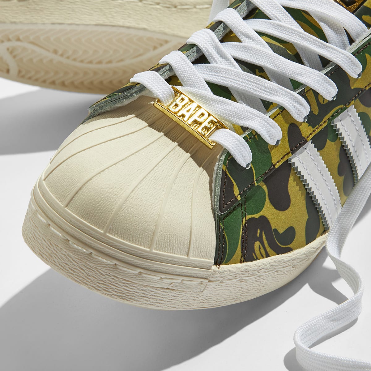 opwinding indruk Proportioneel Adidas x A Bathing Ape Superstar 80's (Green Camo, White & Off White) |  END. Launches