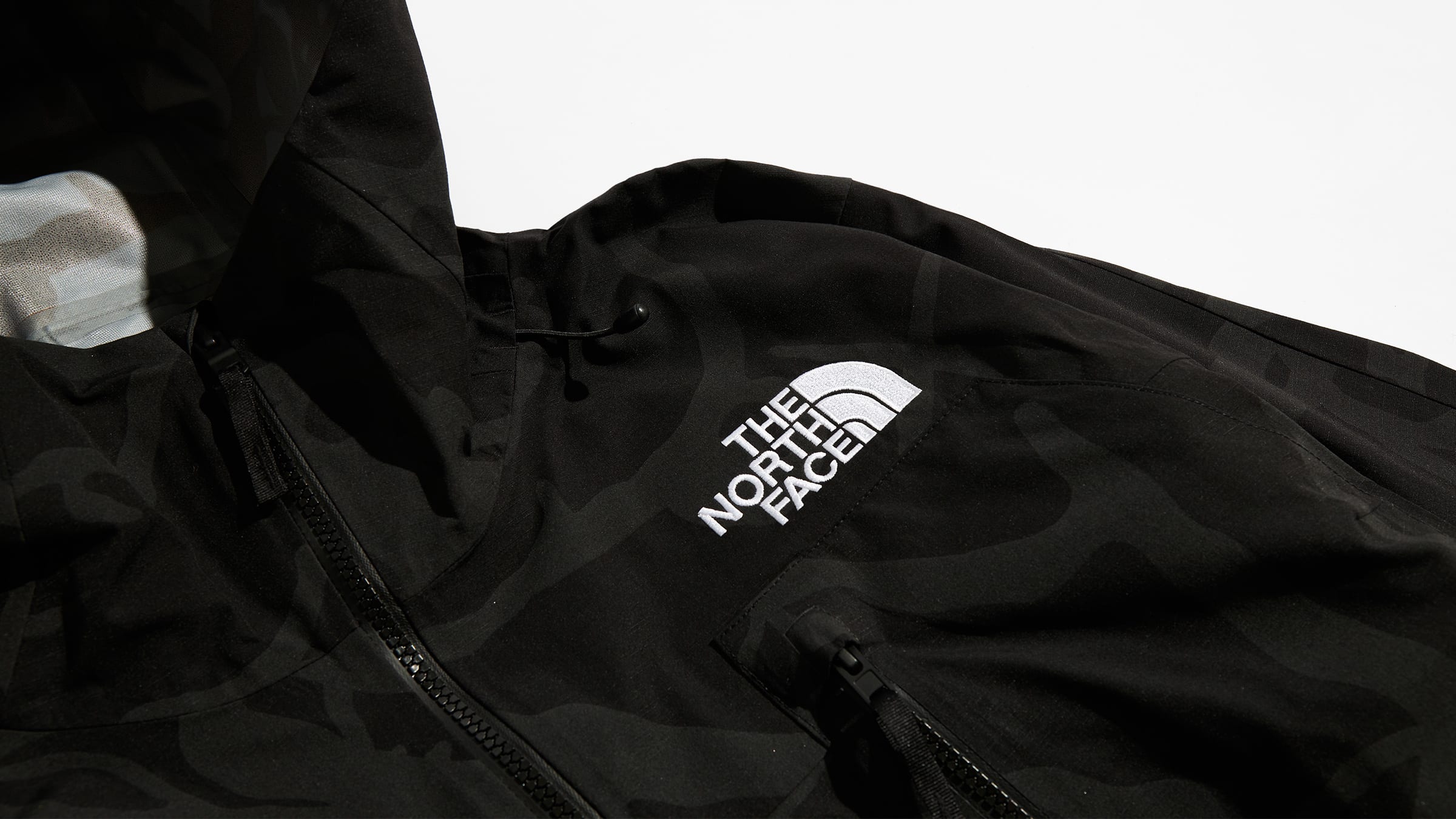 The North Face XX KAWS Freeride Jacket (Tnf Black Dragline Print) | END ...