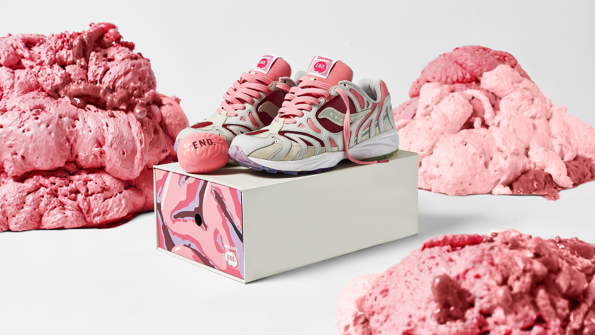 END. x Saucony Azura 2000 'The Brain' (Pink & Off White) | END