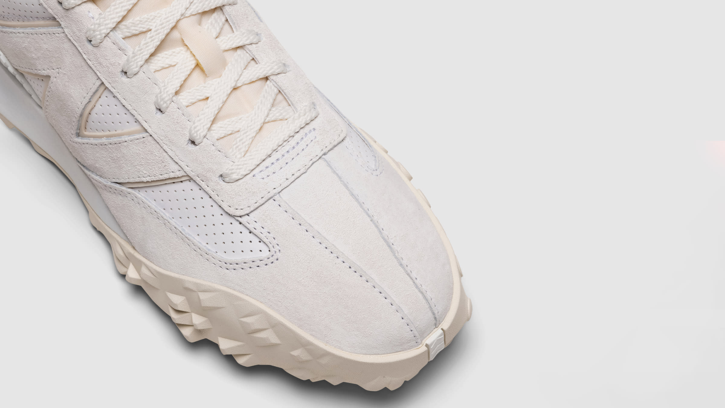 xc 72 new balance casablanca